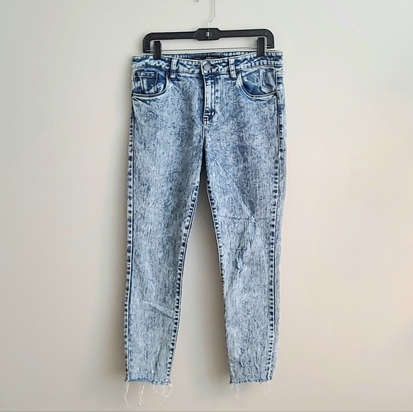 NWOT Acid Wash High Rise Distressed Denim Cropped Jeans - Picture 1 of 6